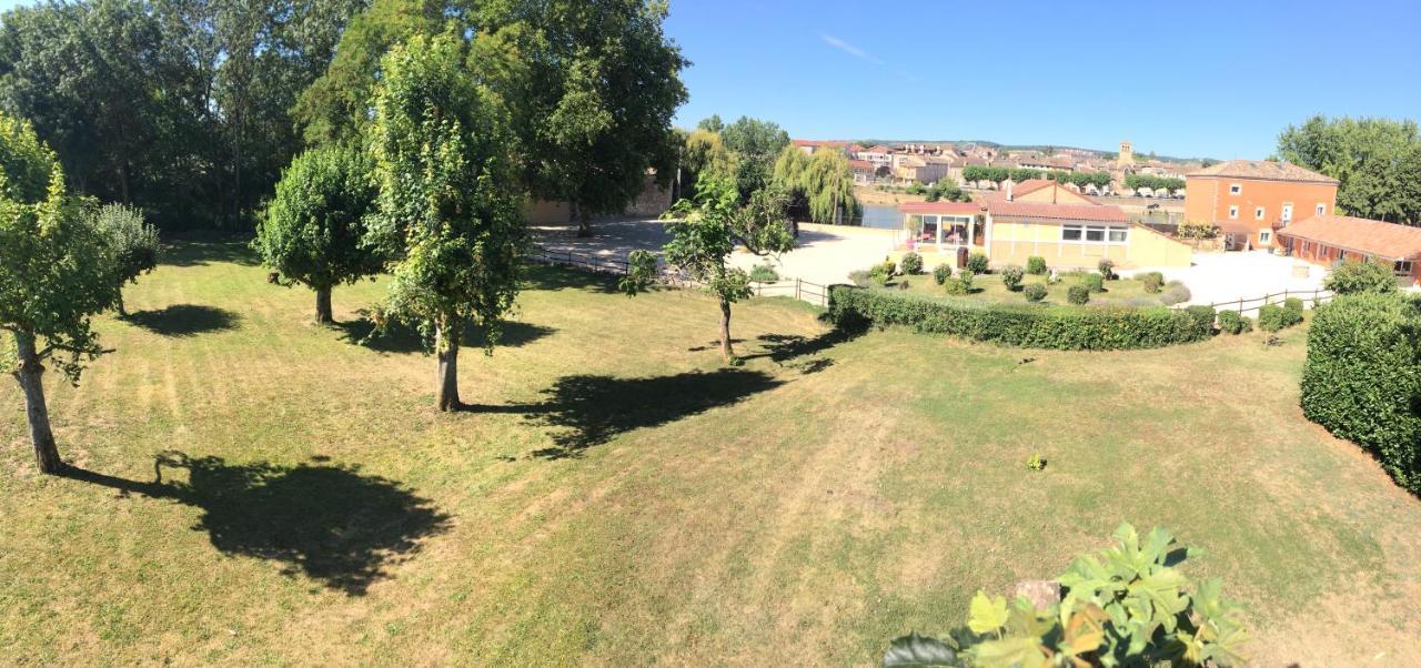 Domaine Des Jardins De La Saone Hotel Турню Екстериор снимка