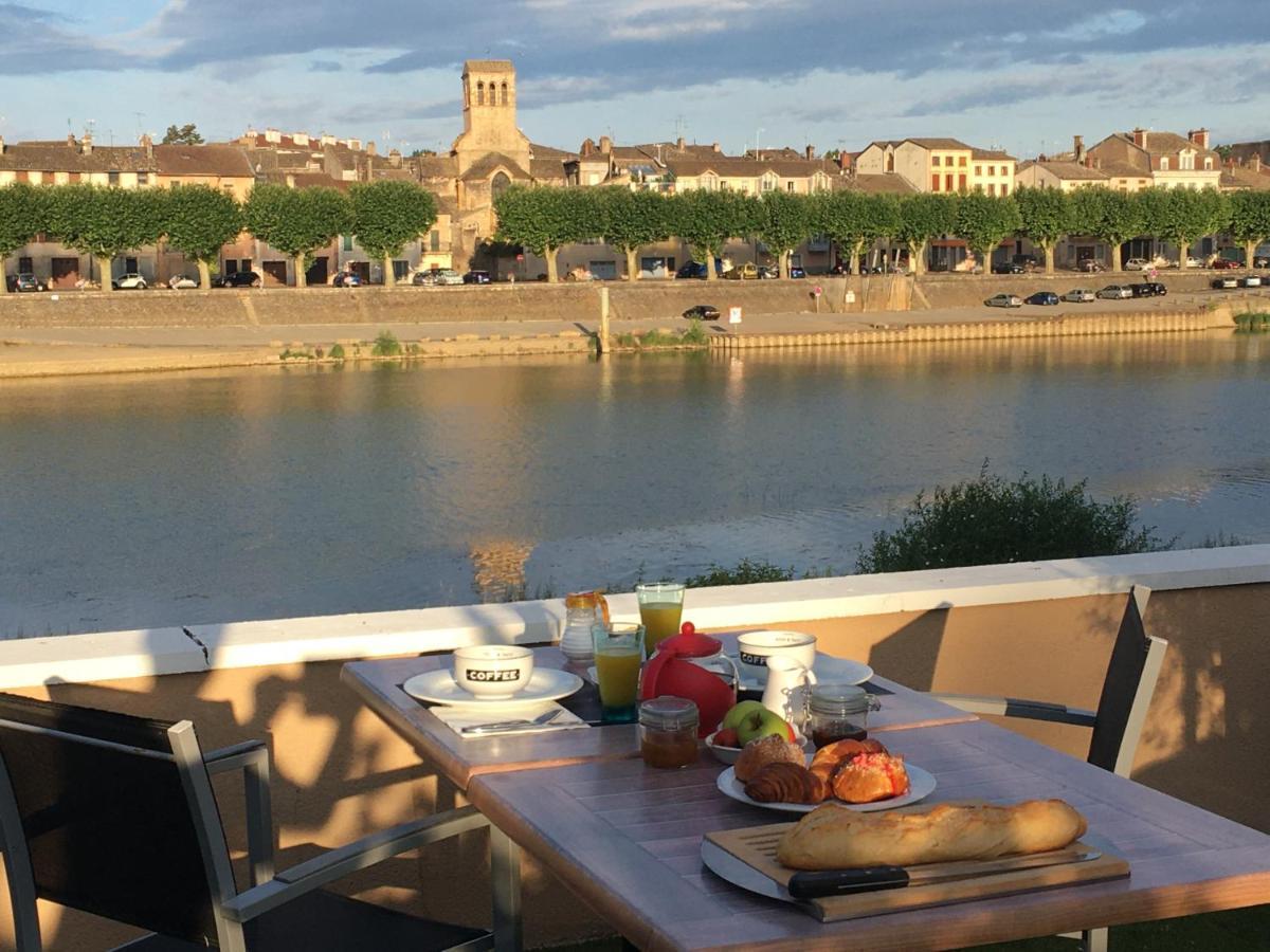 Domaine Des Jardins De La Saone Hotel Турню Екстериор снимка