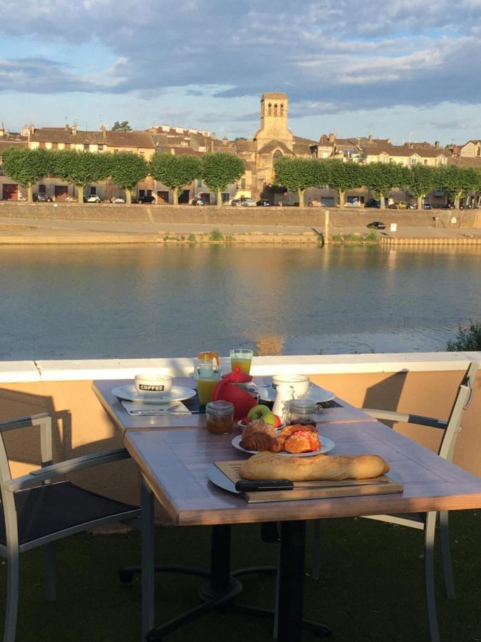 Domaine Des Jardins De La Saone Hotel Турню Екстериор снимка