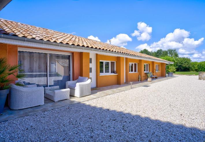 Domaine Des Jardins De La Saone Hotel Турню Екстериор снимка